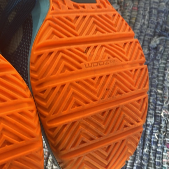 KD Basketball Shoes - Picture 5 of 7